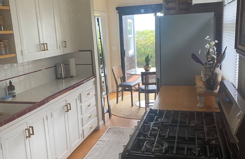 Noe Valley Cottage | Private oasis with gorgeous city views, large deck.