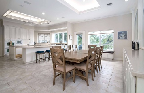 Lakeway House | Private Pool, BBQ, Hot Tub, Wrap-around Porch, Sun Room - 2 Homes and 2 Master Suites