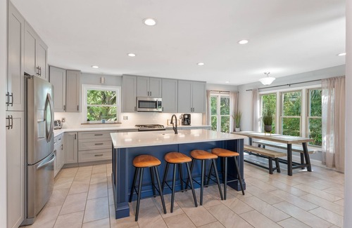 Folly Beach House | Private Pool & Hot Tub! Waterfront home on tidal creek - Thousand Sunny!