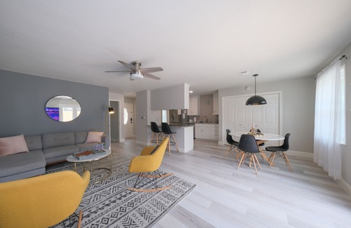 Keller House | Private Pool Oasis in the heart of DFW! Quiet and central.