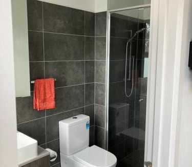 Highton Apartment | Private Room & Ensuite, in hosted-shared Modern 2 bedroom Apartment - full use of all home facilities