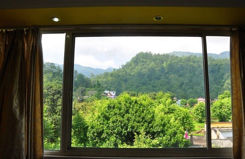 Tapovan Villa | Private Room in Tapovan