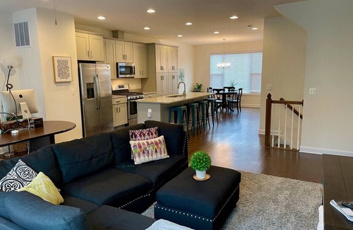 Belmont House | Private Room in Spacious & Modern Townhouse