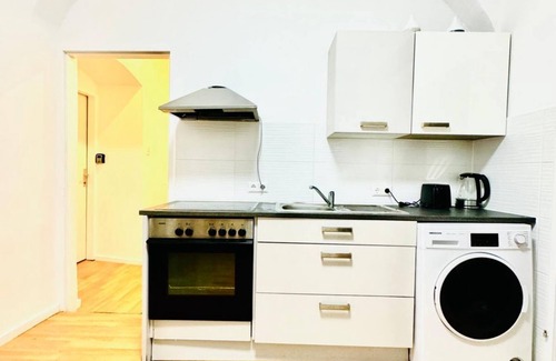 Josefstadt Apartment | Private Room | Shared Apt Near Rathausplatz