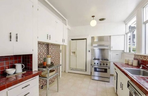 Sea Cliff House | Private Room w/Queen Bed & Large Windows, Plentiful Natural Light