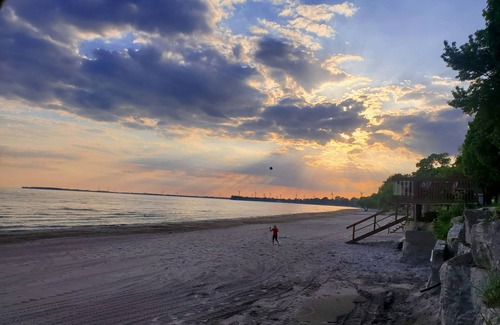 Wainfleet Cottage | Private sand beach. Lakefront. Spacious LongBeachCottages.com – Cottage #3