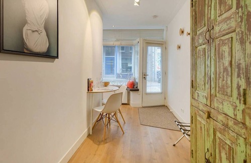 Jordaan Bed & Breakfast | Private Studio with Patio in the heart of Amsterdam