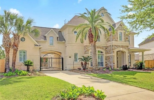 Greatwood House | Private suite with attached bath in great neighborhood in SugarLand