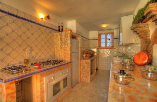 Montepulciano Villa | Private Villa with private pool, WIFI, A/C, hot tub, TV, patio, pets allowed, panoramic view