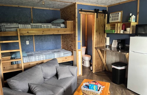 Columbia Cabin | Private Waterfront Cabins