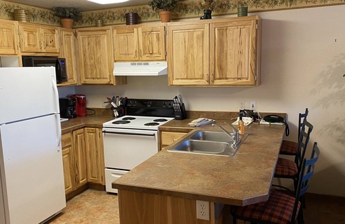 Lead Condo | Privately Owned 2 Bedroom condo located at Barefoot Resort.