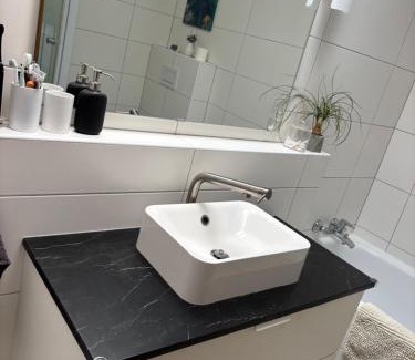 Krahenwinkel House | Privatzimmer im Reihenhaus nähe Flughafen Hannover Langenhagen