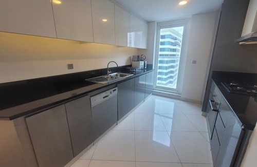 Downtown Dubai Apartment | Prive 1-bedroom apartment with WiFi, fitness room in fantastic Dubai