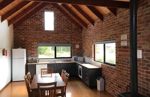 Fish Creek Cottage | Prom Coast Holiday Lodge - Cottage 1