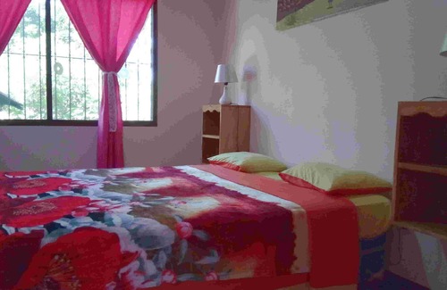 Jinotepe House | Property on the edge of town, in a lush garden.