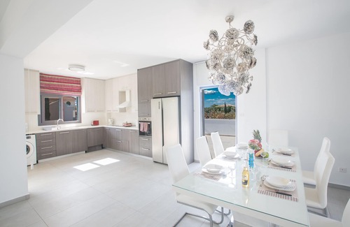 Cape Greko Cottage | Protaras Holiday Villa DE2 - a villa that sleeps 8 guests in 4 bedrooms