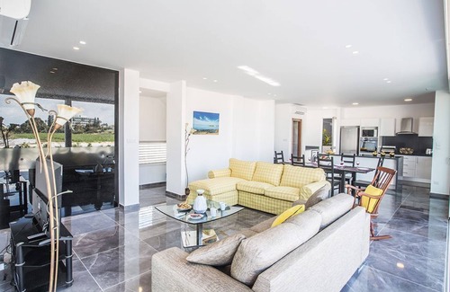 Pernera Cottage | Protaras Holiday Villa BP4 - a villa that sleeps 7 guests in 3 bedrooms