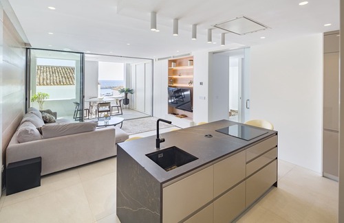 Puerto Banus Apartment | Puerto Banus Marina Holiday Apartment : 2 Bedrooms 2 Bathrooms Sleeps 4