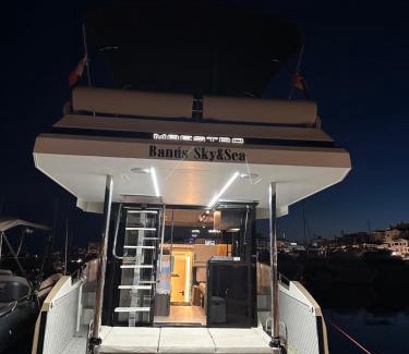 Puerto Banus Apartment | Puerto Banus Yacht Sky&Sea
