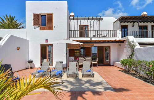 Playa Blanca Apartment | Puerto Chico 2