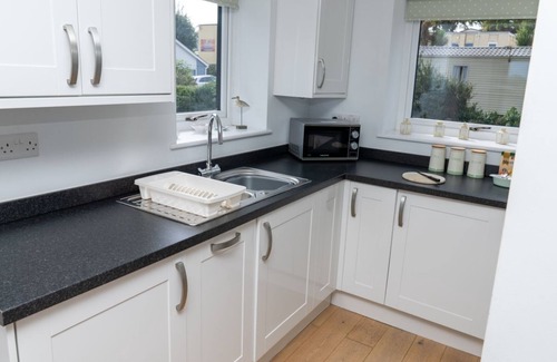 Brixham Cottage | Puffin 4 - The Cove - sleeps 4 guests in 2 bedrooms