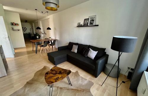 Eutritzsch Apartment | Purer Luxus mit 2 Schlafzimmern, Balkon und Privat-Parkplatz