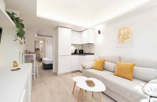 Aravaca Apartment | Purity, peace and tranquility in a single apartment