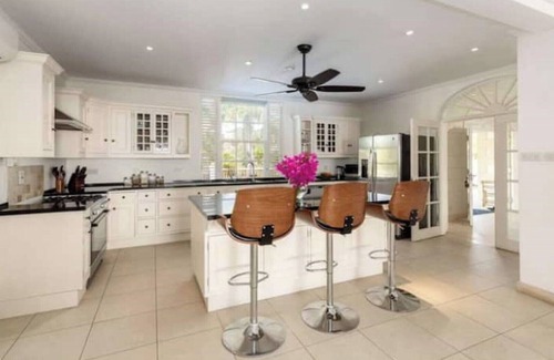 Mount Standfast Villa | Purple Haze: Sea View, Infinity Pool home, full kitchen with WiFi on West Coastn