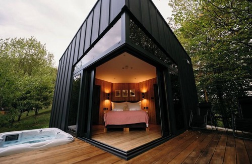 Runcu Cabin | PurpleVague