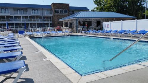 Put-in-Bay House | Put-in-Bay Waterfront Condo #210