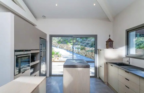 Pyla-sur-Mer House | Pyla: Luxury house on the water, exceptional view of the pool /ocean