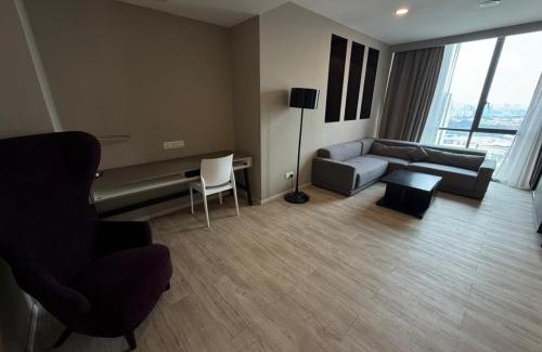 Damansara Perdana Apartment | QQ Empire Damansara hotel room