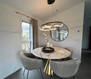 Scharendijke Ski Chalet | Qué Vida, Boutique Chalet aan Zee en Meer