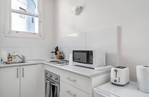 Manly Apartment | Quaint 1BD on the Doorstep of Manly Beach