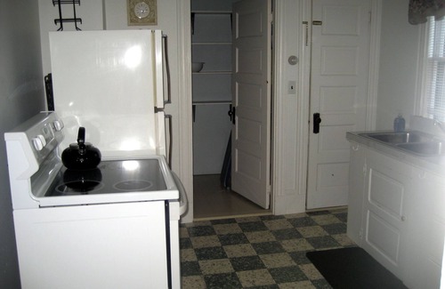 Camden House | Quaint Bungalow Minutes From Downtown, Harbor, Shops