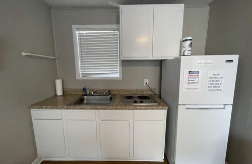 Pottsboro Cabin | Quaint cabin at Little Mineral Marina: Cabin 3