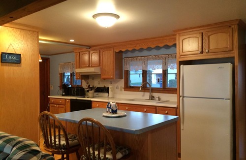 Geneva Cottage | Quaint Country-Style Cottage On Seneca Lake