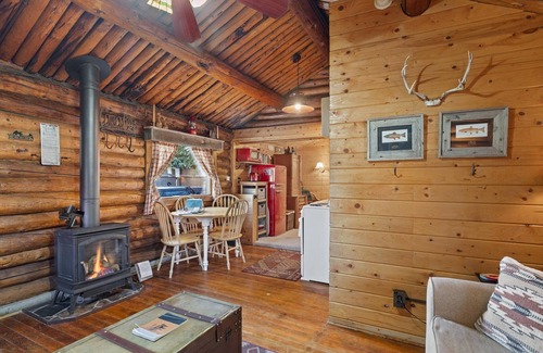 Red Lodge Cabin | Quaint historic cabin with hot tub and WiFi, this cozy Wild Bill`s cabin.