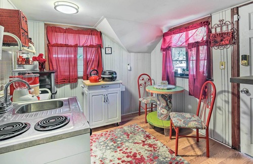 Montgomery Apartment | Quaint Montgomery Apt ~ 2 Mi to Downtown!