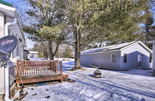 Shawano Cabin | Quaint & Pet-Friendly Cabin on Shawano Lake!