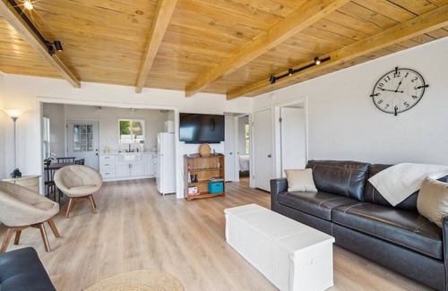 Timber Cove House | Quaint, Remote and Private Coastal Cottage with Stunning Views!