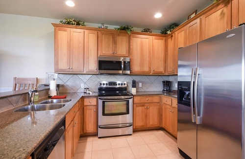 Jonestown Condo | Quaint Villa in the Hollows Resort! Pickleball, Beach Club, 4 Pools, Hiking trails!