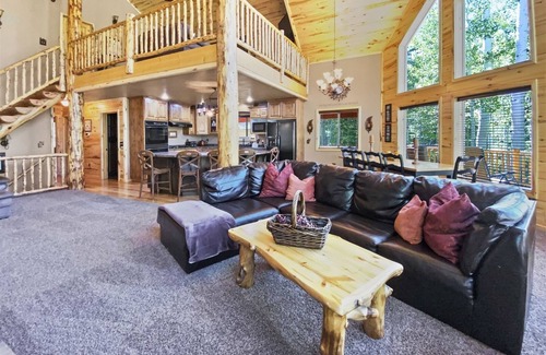 Mammoth Creek Cabin | Quakie Lake Retreat, Mountain cabin 5 bd 3 bth Heart of Dixie National Forest