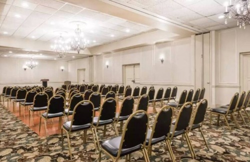 Hanover House | Quality and Dependable! 2 Double Beds