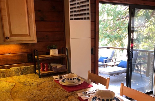 Twain Harte Cabin | Quality, clean & cozy cabin in the heart of Twain Harte, Perfect for 2!