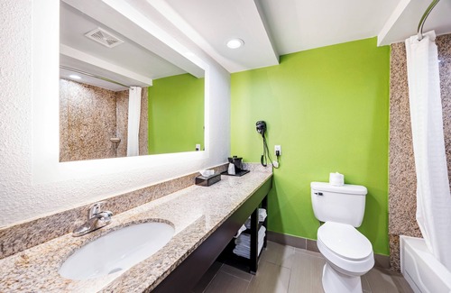 Clarksville Hotel | Quality Inn Clarksville - Exit 11