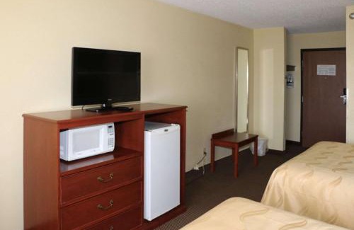 Evansville Hotel | Quality Inn Evansville Eastland Area