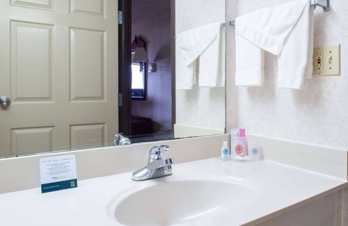 Moore Hotel | Quality Inn Moore - Oklahoma City