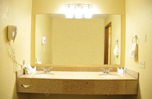Pullman Hotel | Quality Inn Paradise Creek
