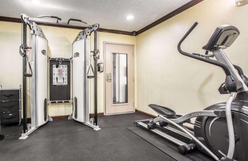 Shelltown Hotel | Quality Inn San Diego I-5 Naval Base